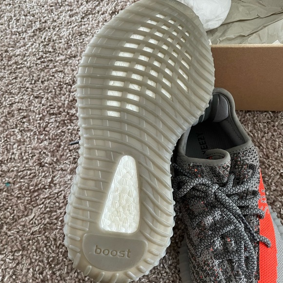 adidas Yeezy Boost 350 V2
Beluga - READ SIZING BEFORE BUYING - Picture 5 of 5